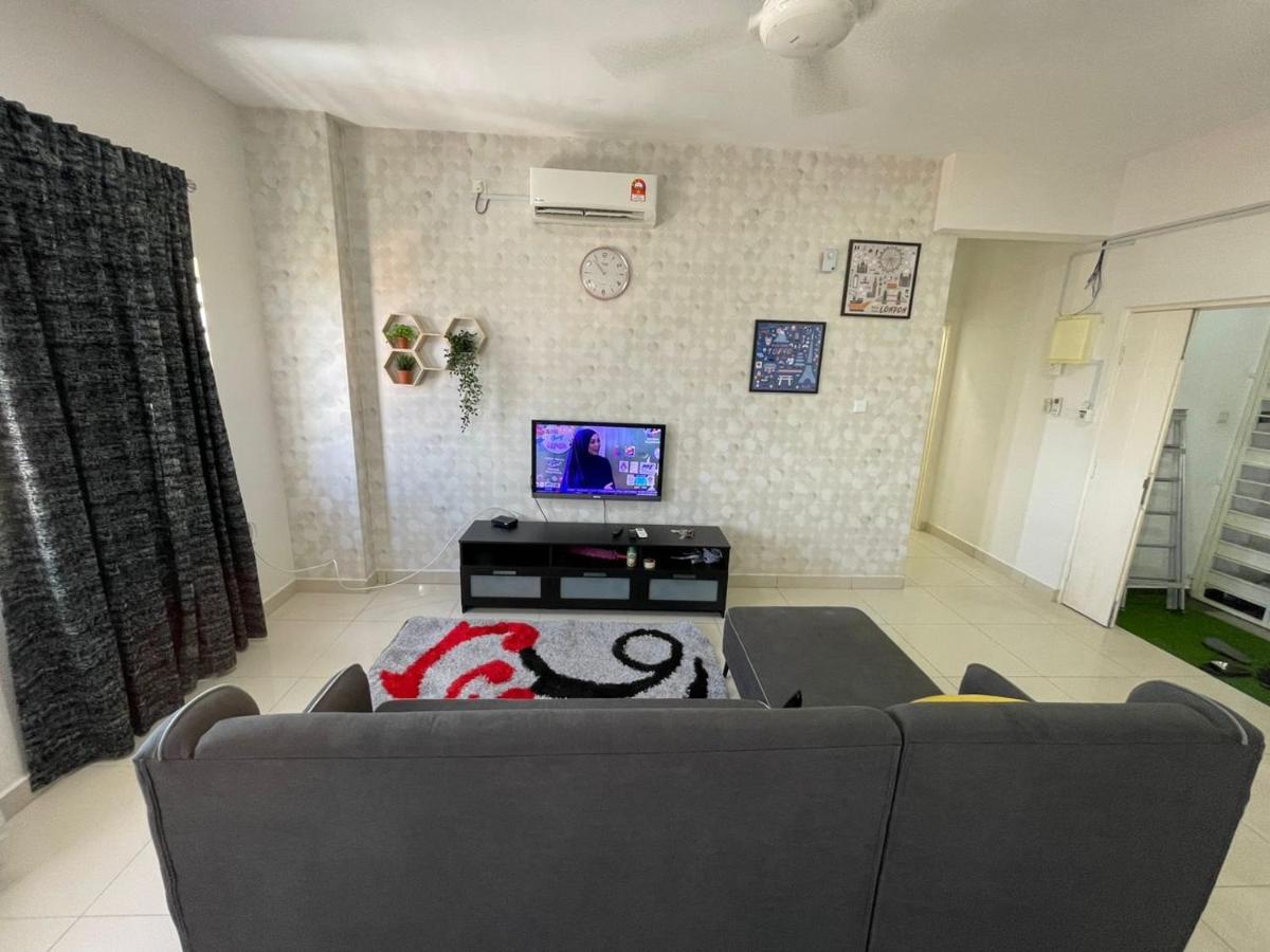 1000sqm 3 bedroom, 2 bathroom Apartamento in Batu Burok Kuala Terengganu Exterior foto