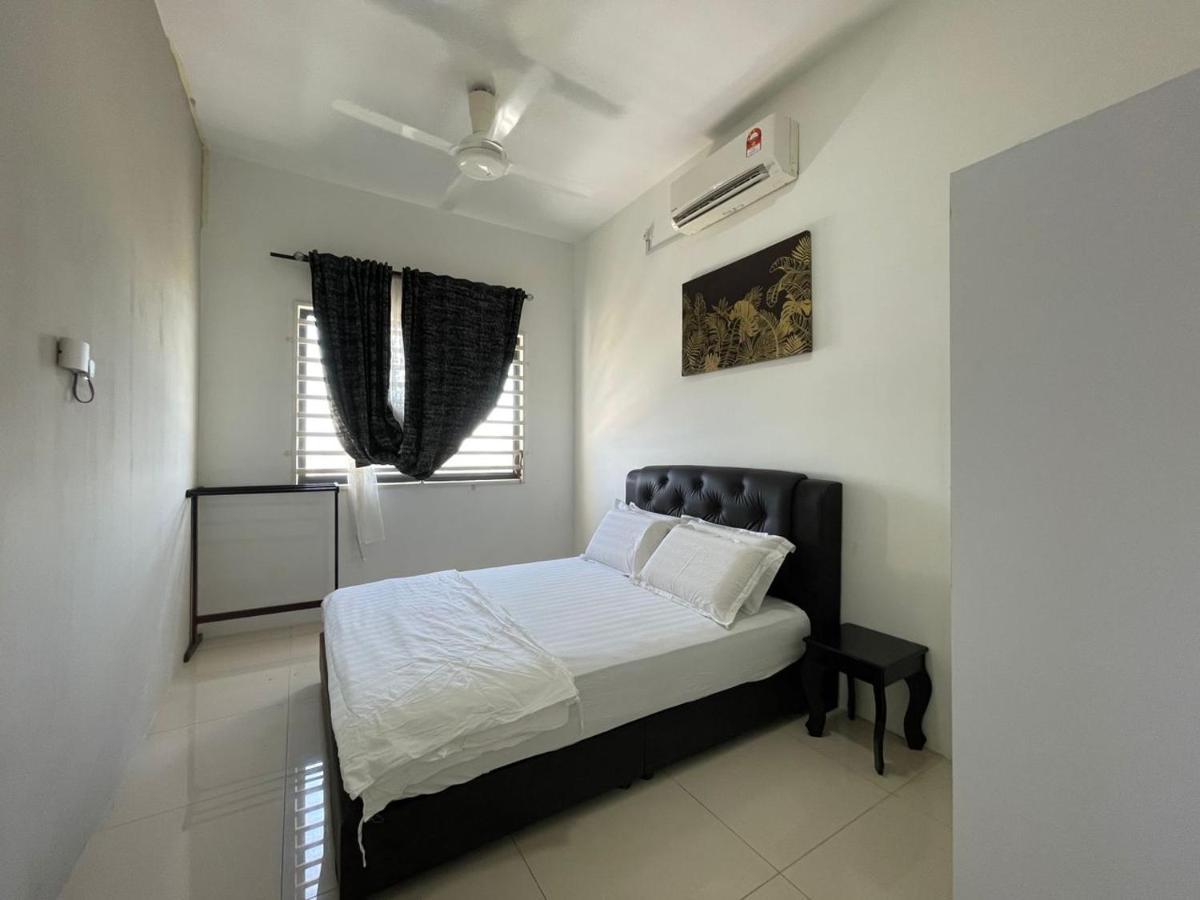 1000sqm 3 bedroom, 2 bathroom Apartamento in Batu Burok Kuala Terengganu Exterior foto