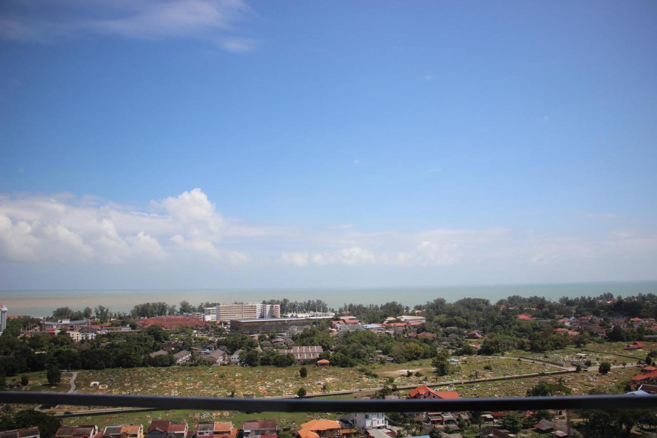 1000sqm 3 bedroom, 2 bathroom Apartamento in Batu Burok Kuala Terengganu Exterior foto