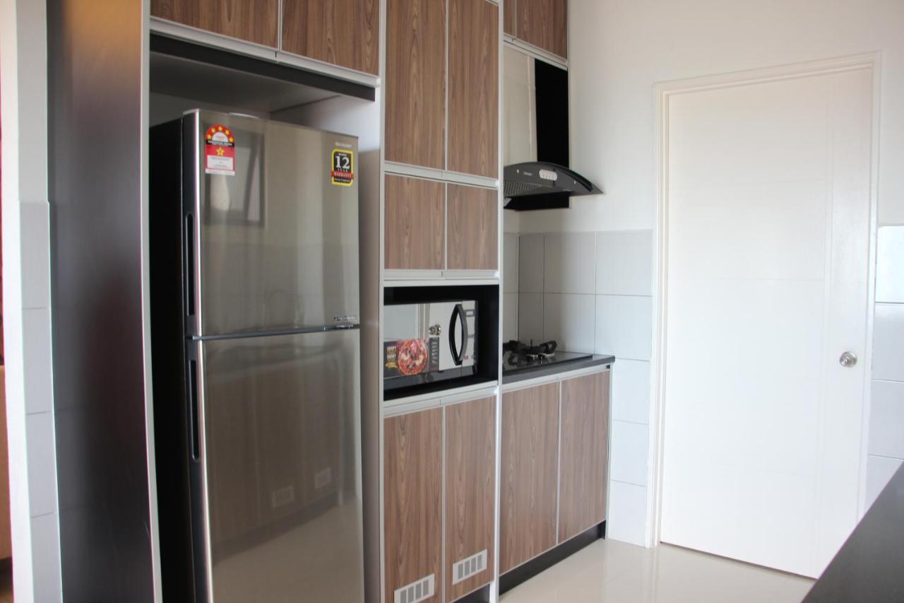 1000sqm 3 bedroom, 2 bathroom Apartamento in Batu Burok Kuala Terengganu Exterior foto
