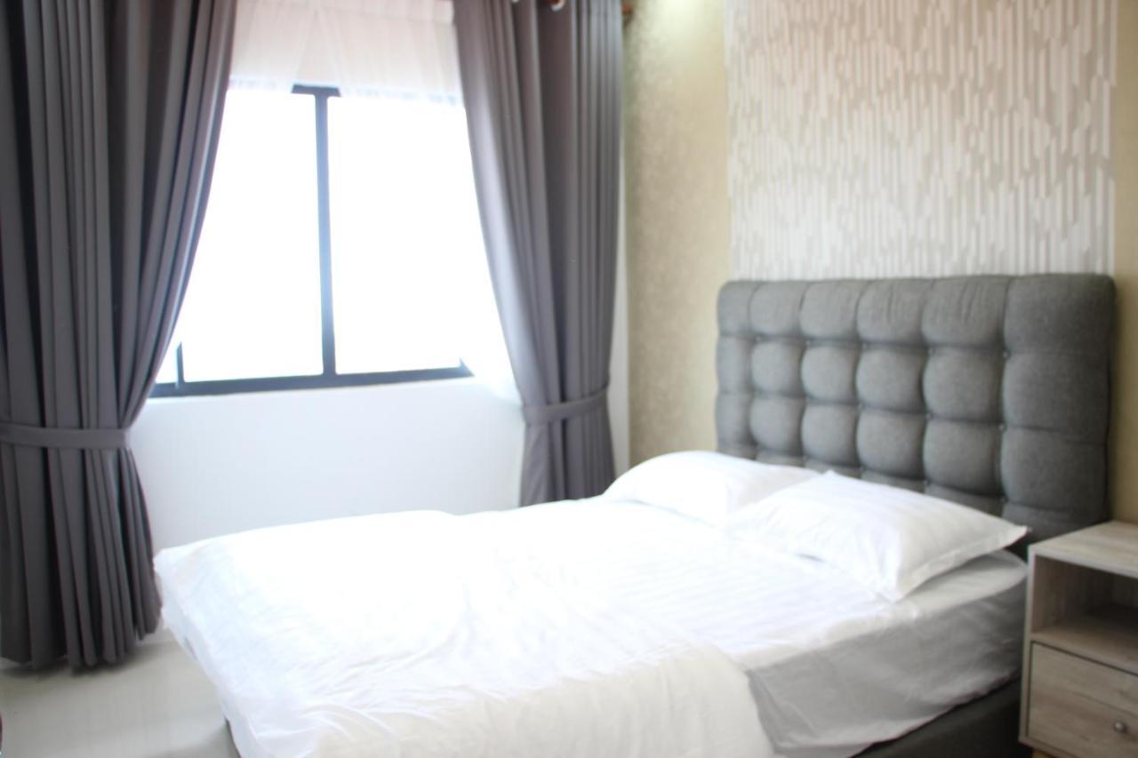 1000sqm 3 bedroom, 2 bathroom Apartamento in Batu Burok Kuala Terengganu Exterior foto