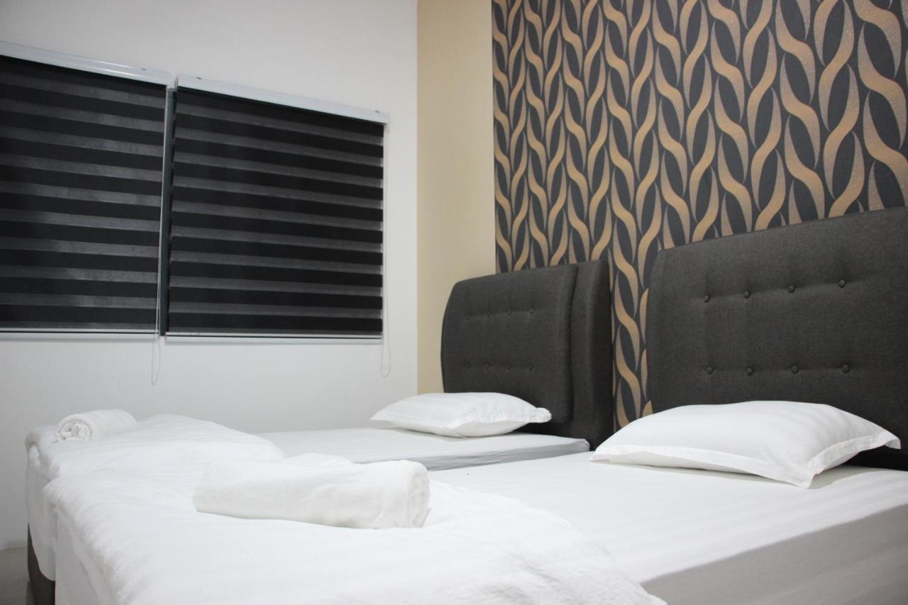 1000sqm 3 bedroom, 2 bathroom Apartamento in Batu Burok Kuala Terengganu Exterior foto