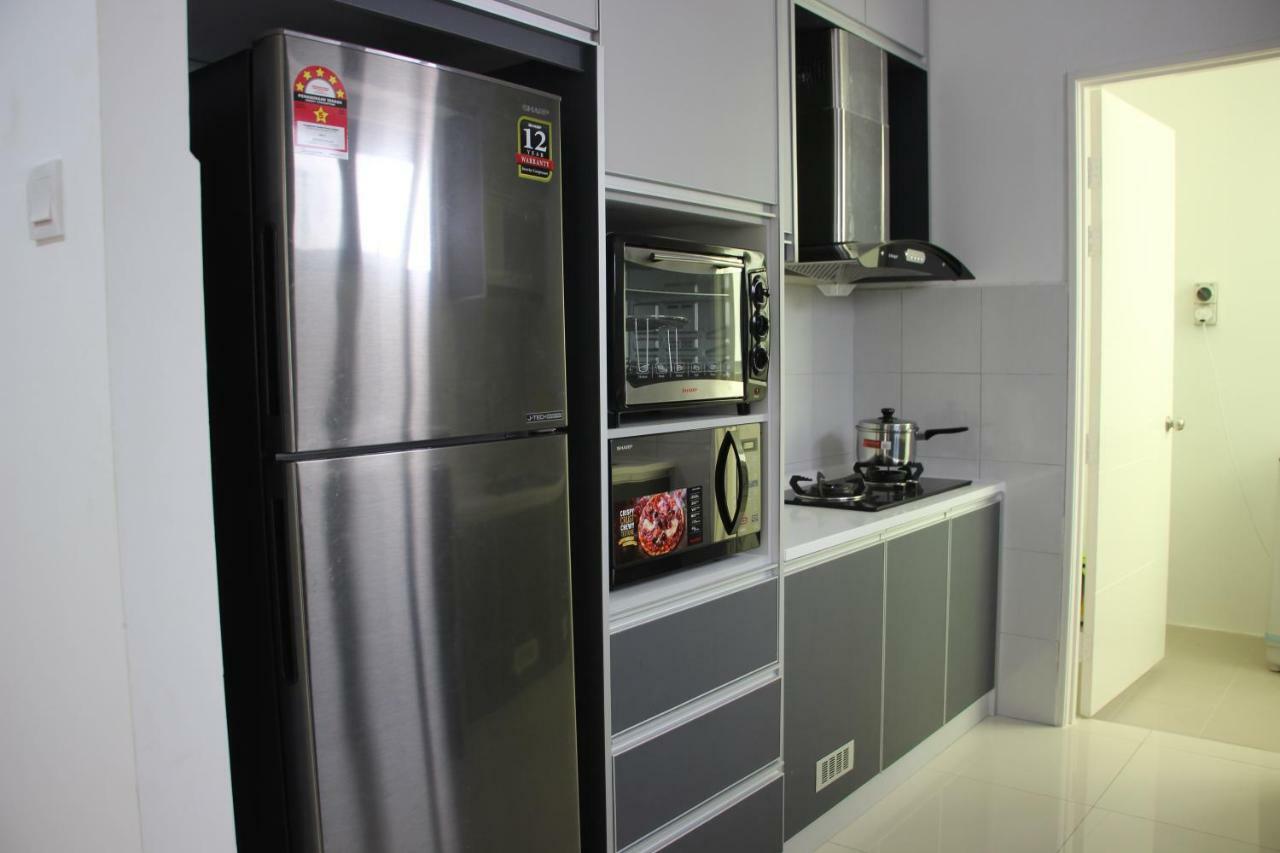 1000sqm 3 bedroom, 2 bathroom Apartamento in Batu Burok Kuala Terengganu Exterior foto
