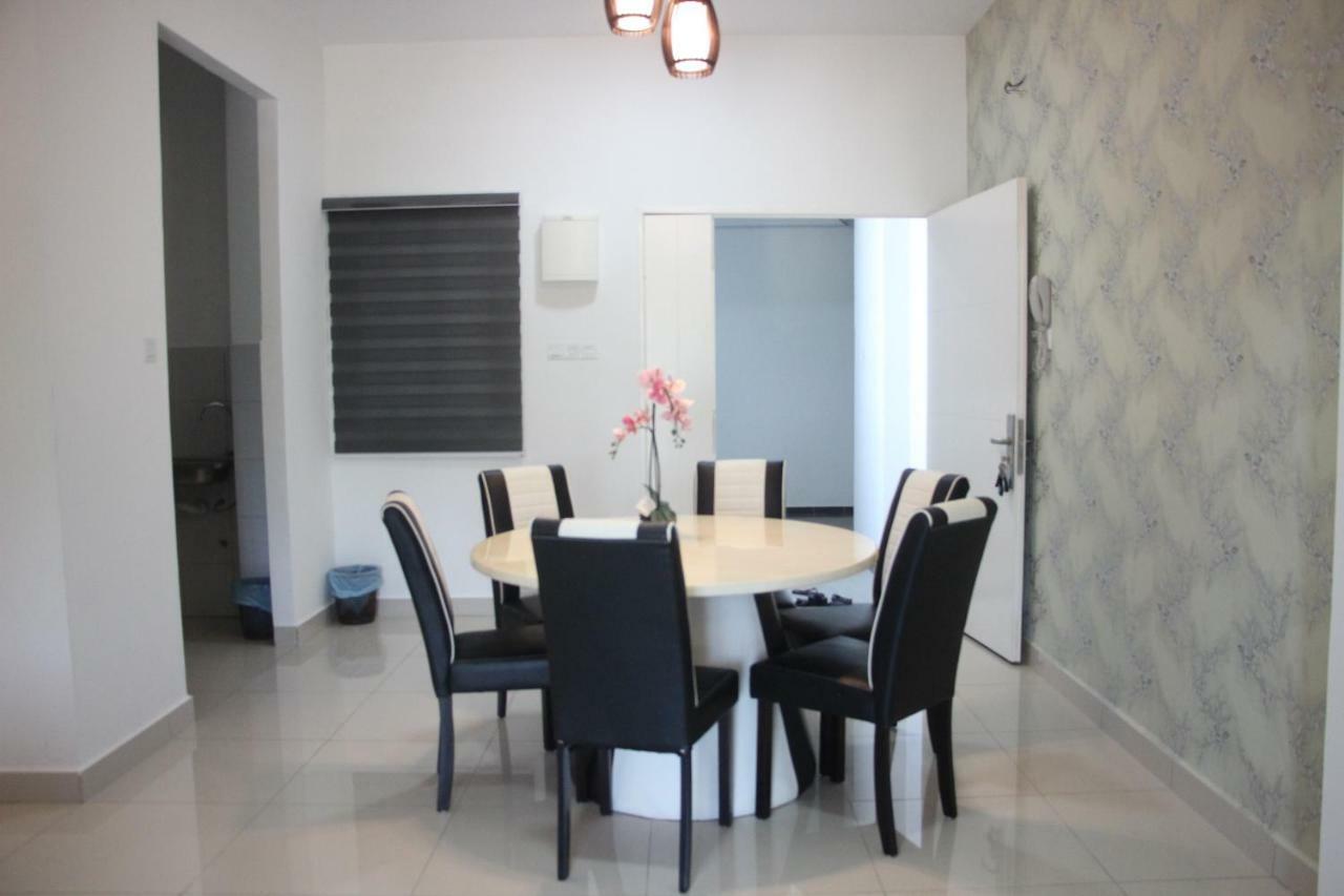 1000sqm 3 bedroom, 2 bathroom Apartamento in Batu Burok Kuala Terengganu Exterior foto